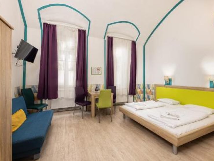 Amber Gardenview Studios Downtown